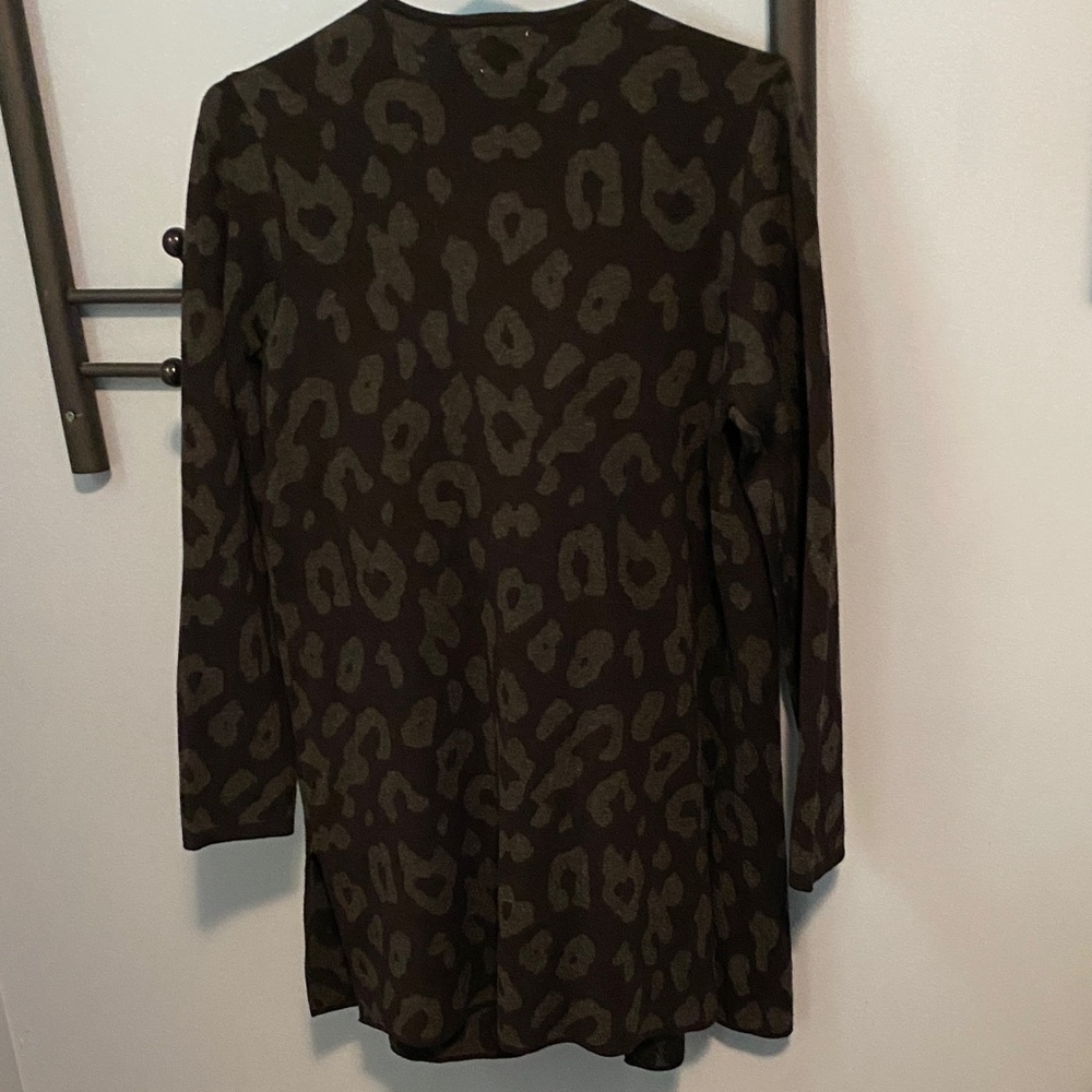 NEW Anne Klein Dark Patterned cardigan - Picture 4 of 4